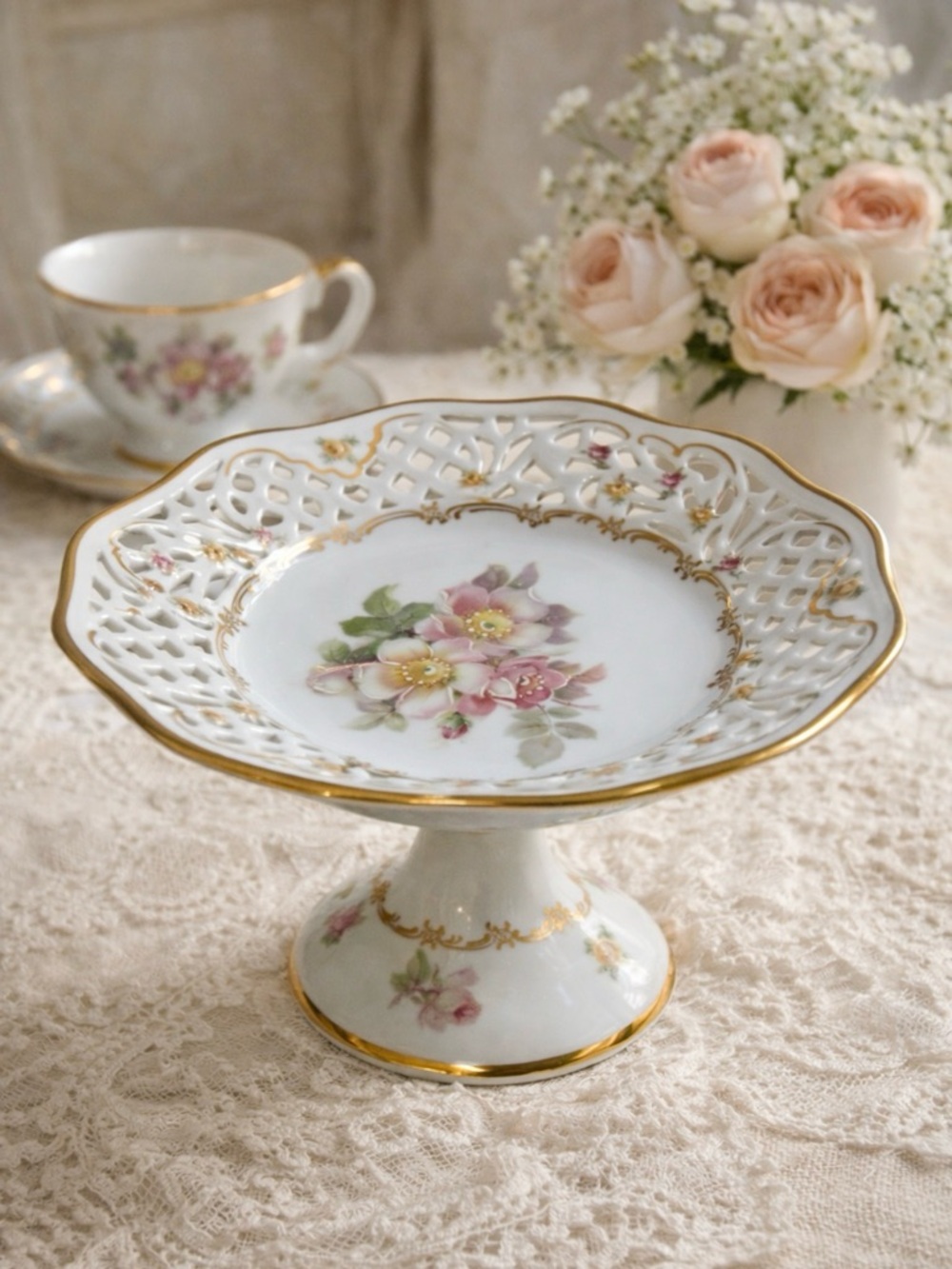 Schumann Arzberg Pedestal Compote Bowl Reticulated Floral Gold‎ Germany